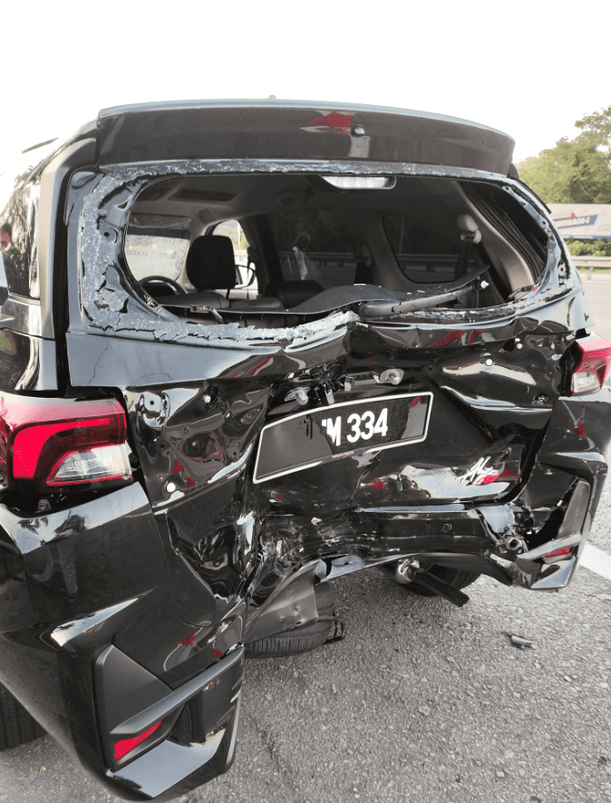 M'sian Woman Waits 8 Months For Brand New Perodua Alza, Wrecks It In An Accident 2 Hours After Getting It