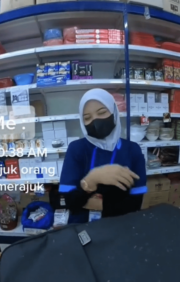 M'sian Man Surprises Fiancé By Cycling 126km From Selangor To Perak