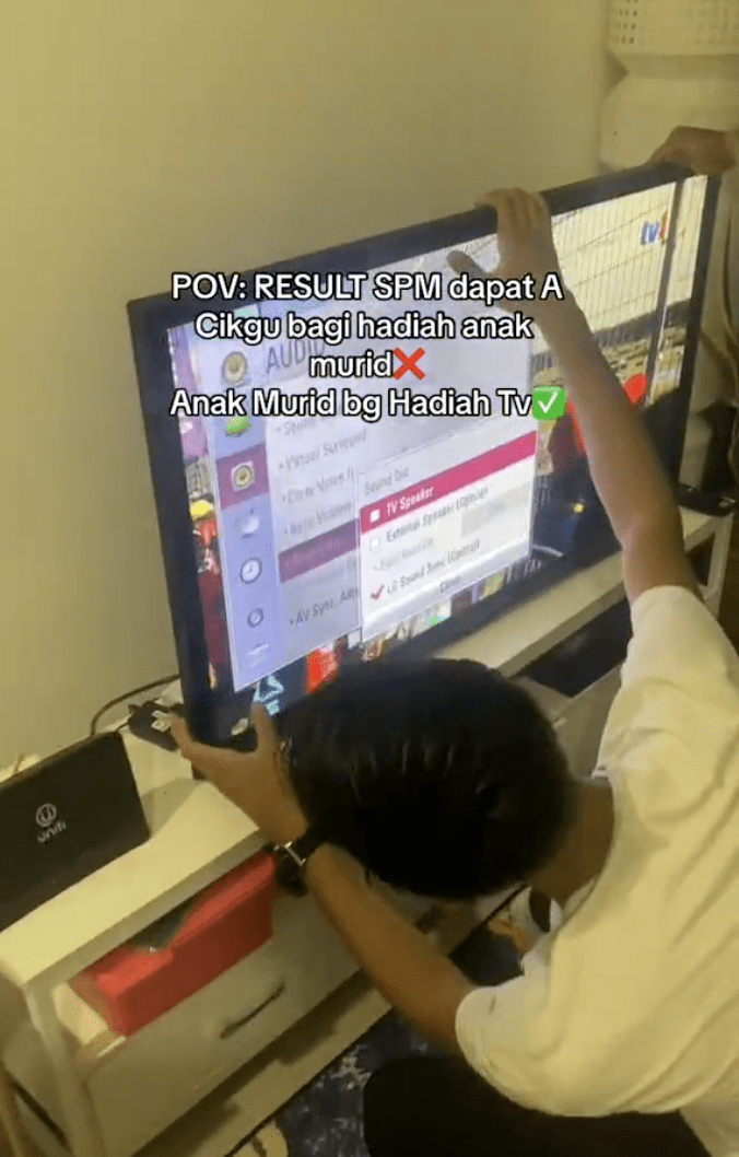 Setting up the TV for teacher