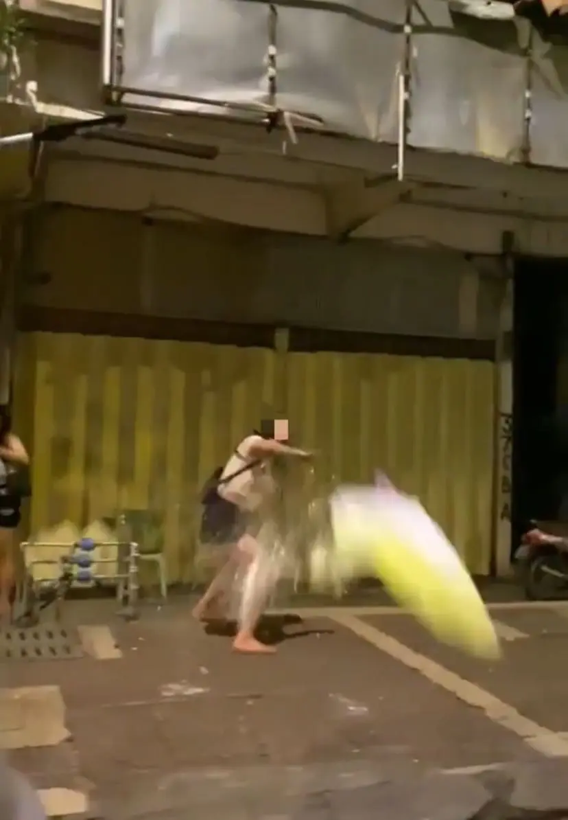 "Please Respect Them"- M'sian Man Slammed For Filming & Humiliating Sex Workers In KL