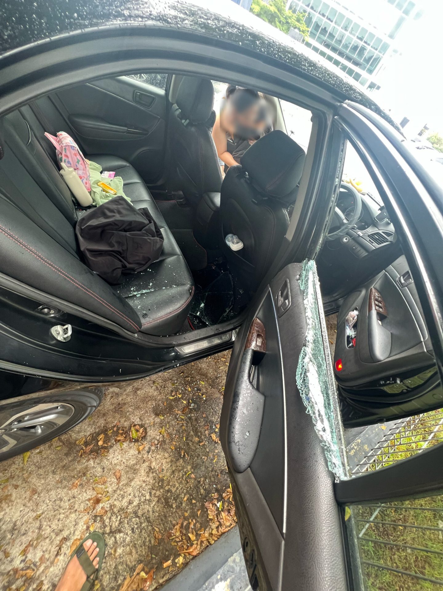 SG couple gets robbed while shopping in JB