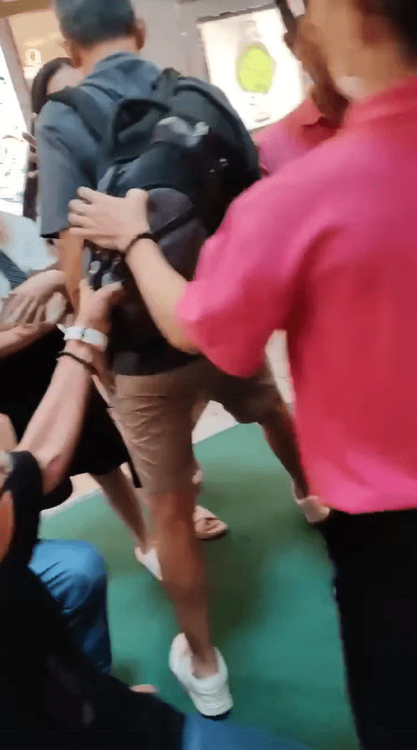 SG man attempts to flee the scene at Mid Valley Southkey