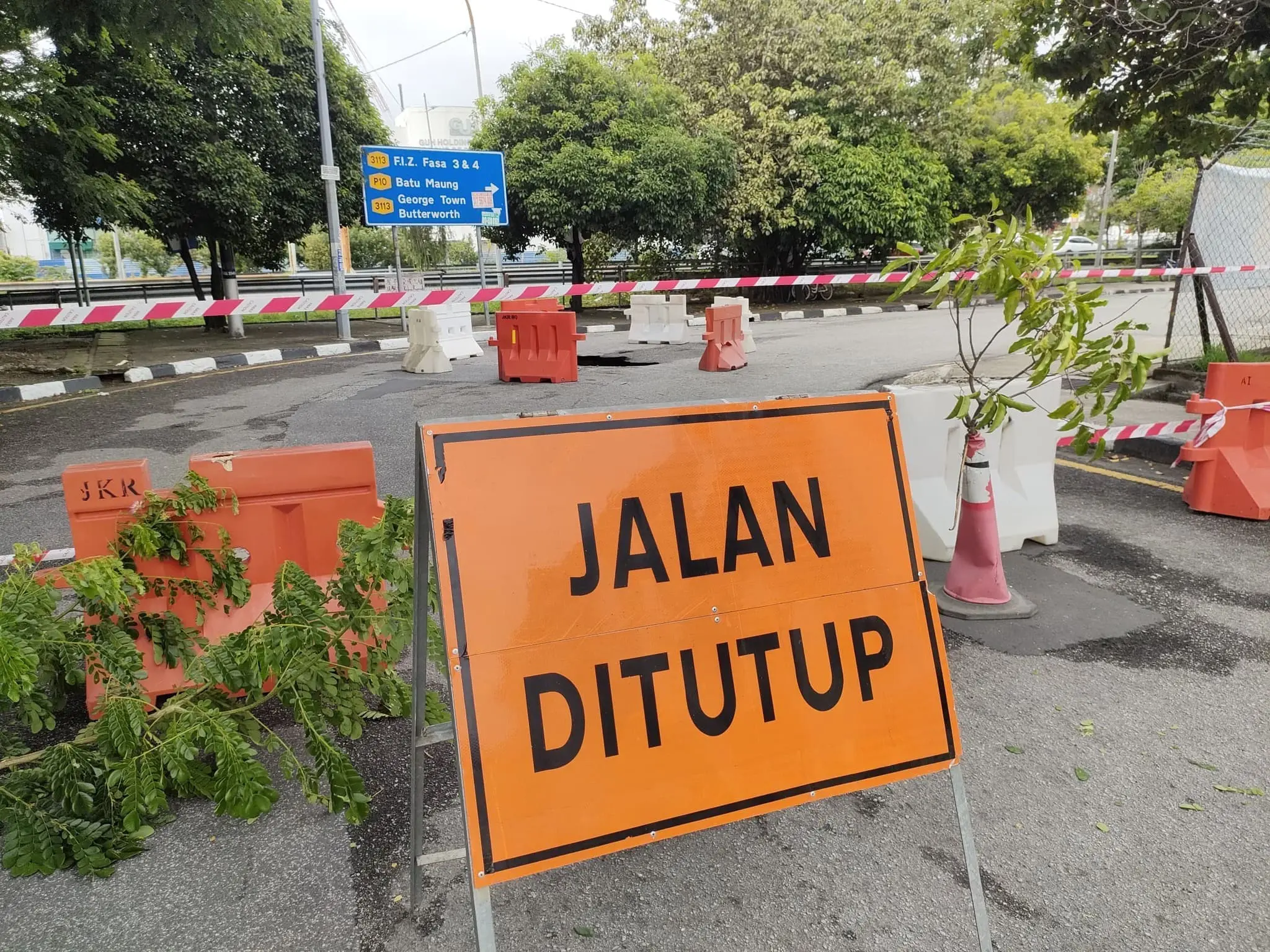 Sinkhole area closed off in Penang