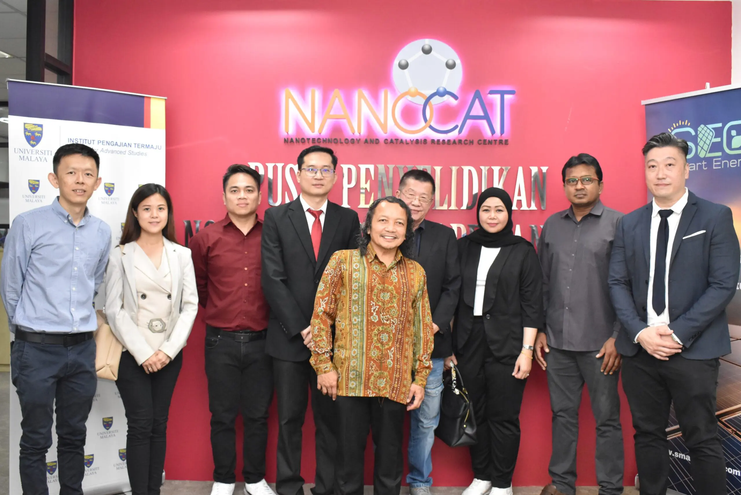 Smart EnerG group photo with UM