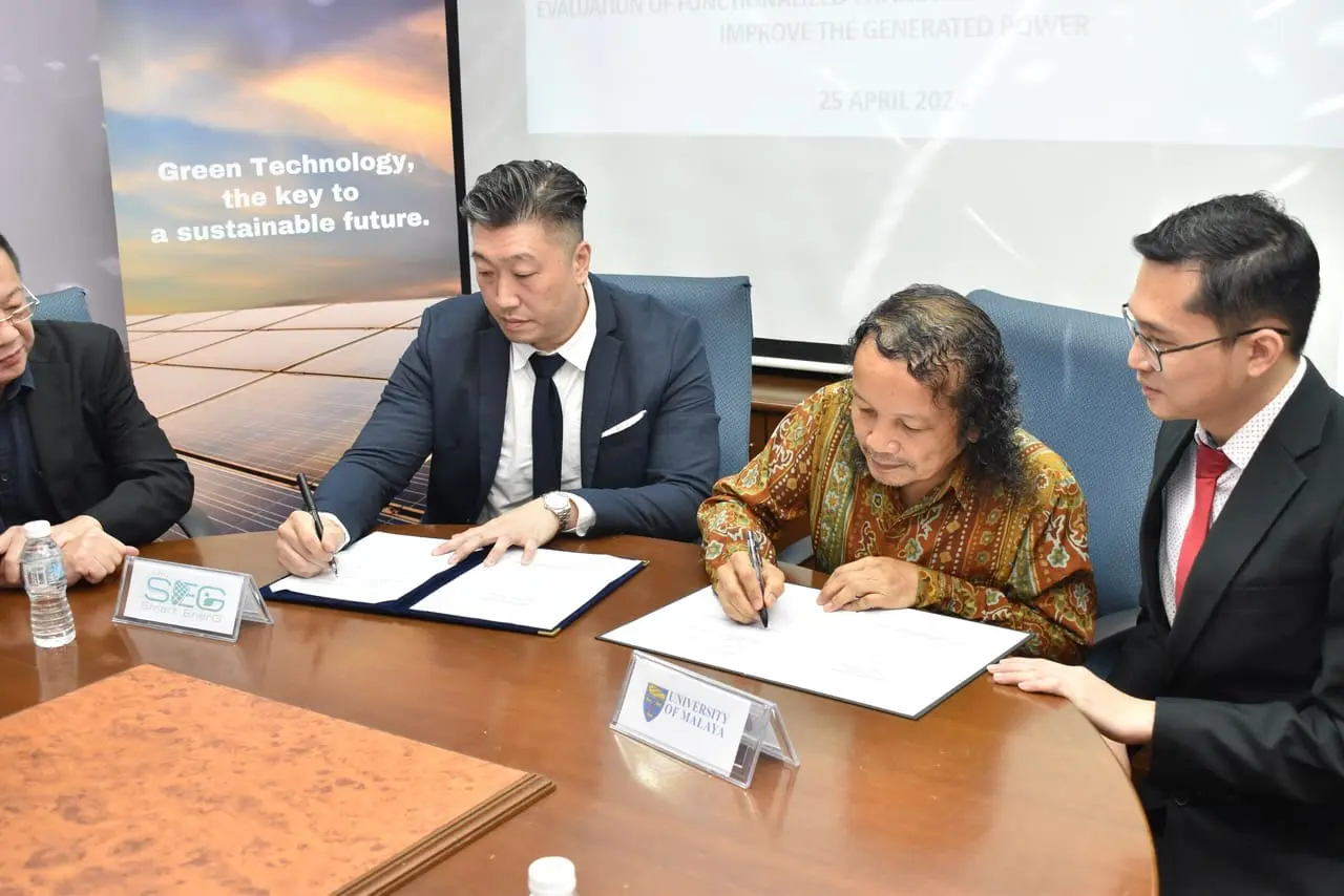 Smart EnerG Signing MOA with UM