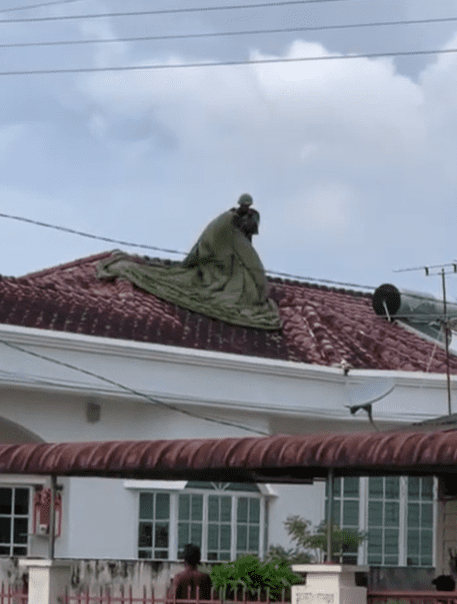 Soldier forced landed on roof Screenshot 2025-01-23 142006 (2)