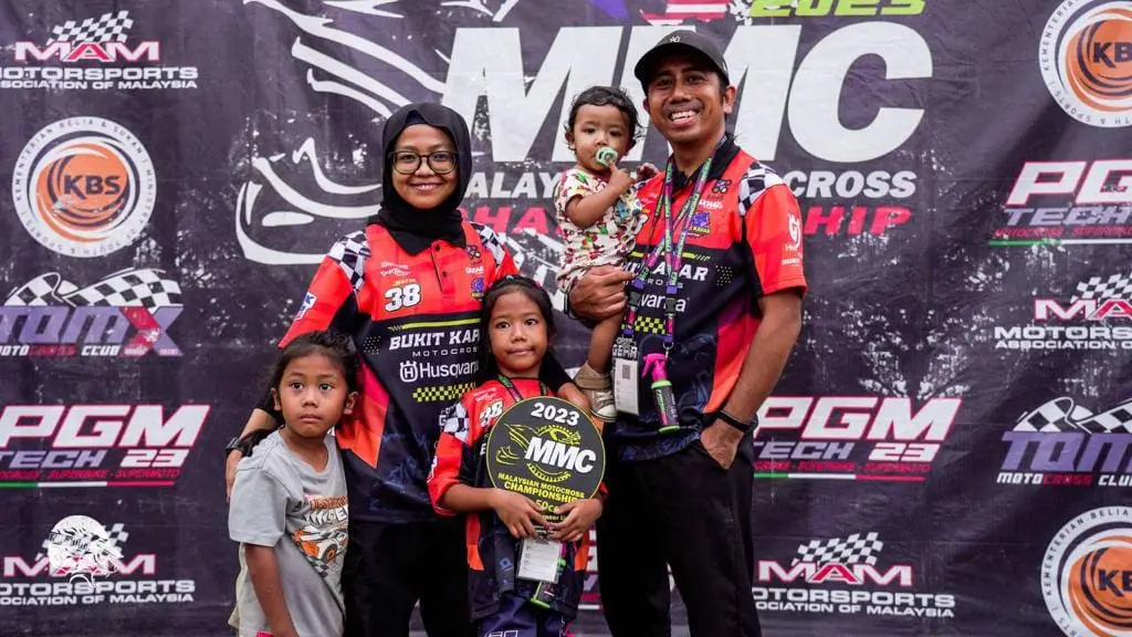 Sophie Arissa with her family