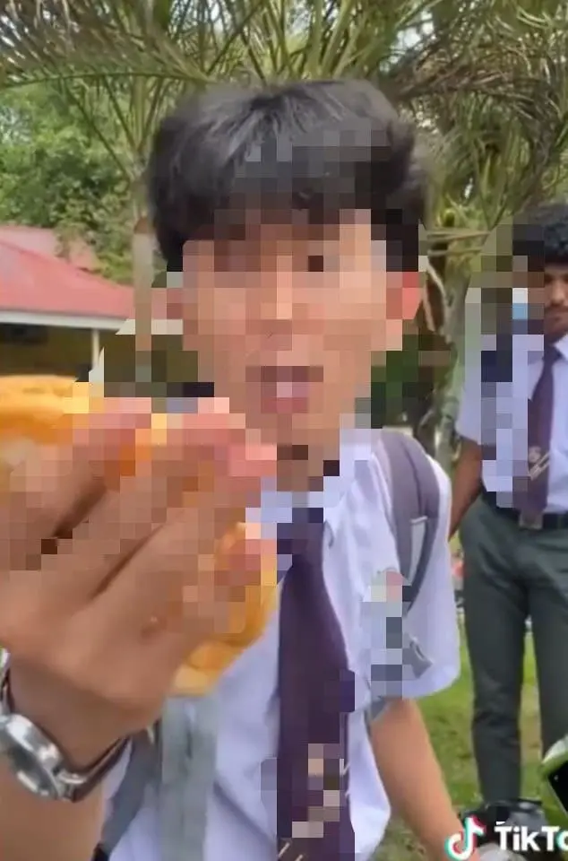 Student uses foul language about Singapore in SPM History paper