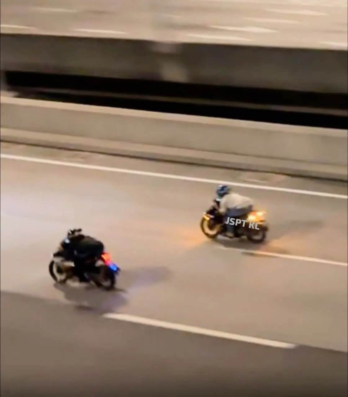 'Superman' stunt on highway motorcycle arrested 1