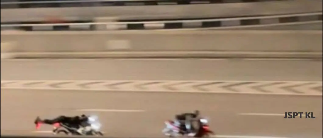 'Superman' stunt on highway motorcycle arrested 2