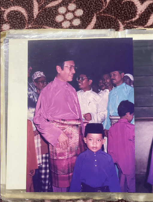 syamil with tun m in one pictures 29 years ago