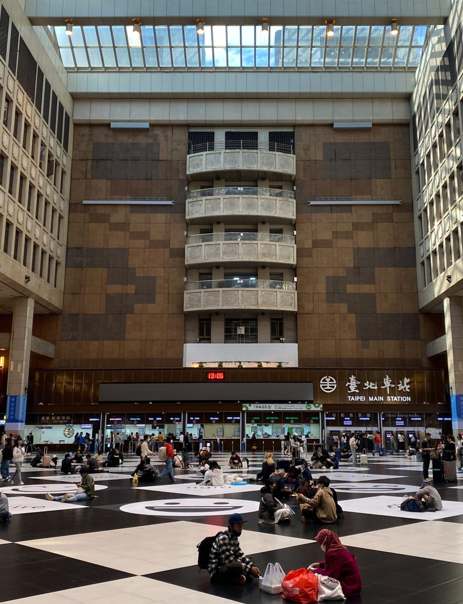 Taipei main station lobby 2