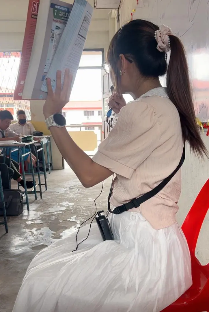 Teaching and showing in class