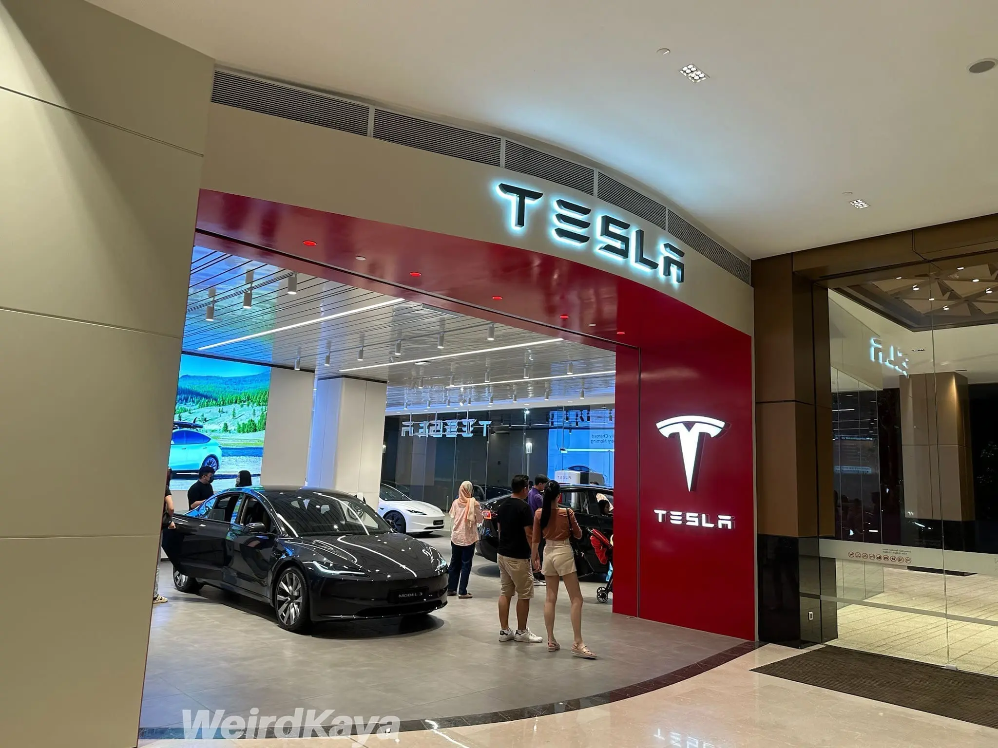 Tesla Experience Center Malaysia (1)