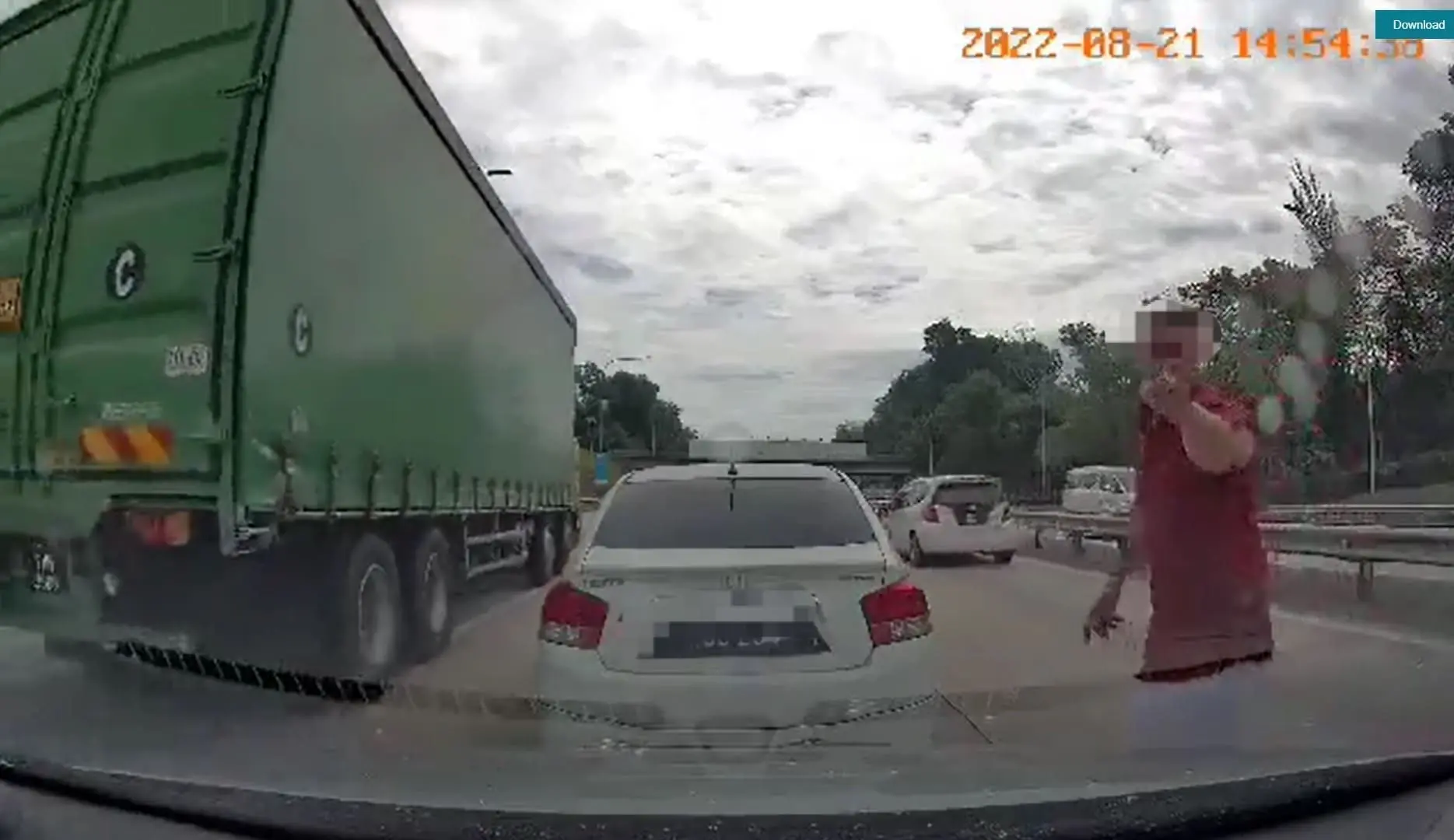 Road rage at NKVE