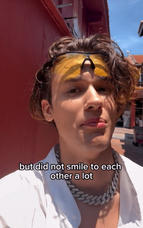 tourist says M'sians don't smile