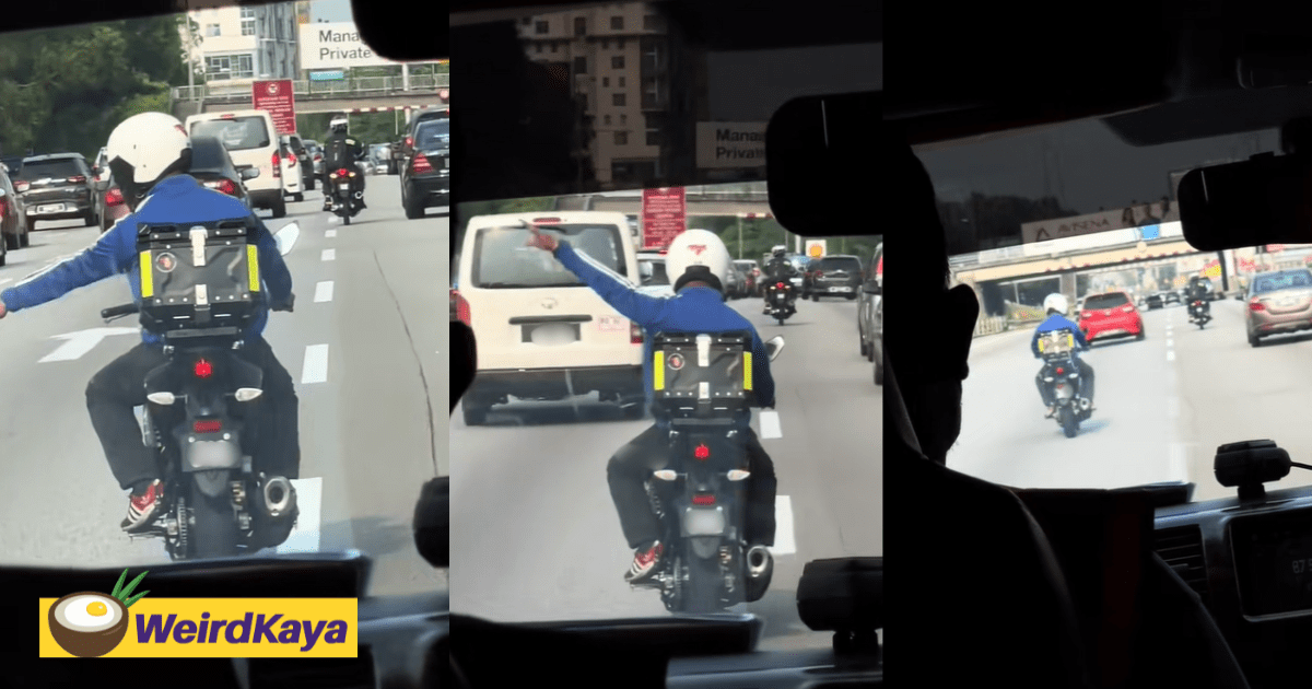 Two M'sian Motorcyclists Heroically Clear The Path For An Ambulance Stuck In Traffic