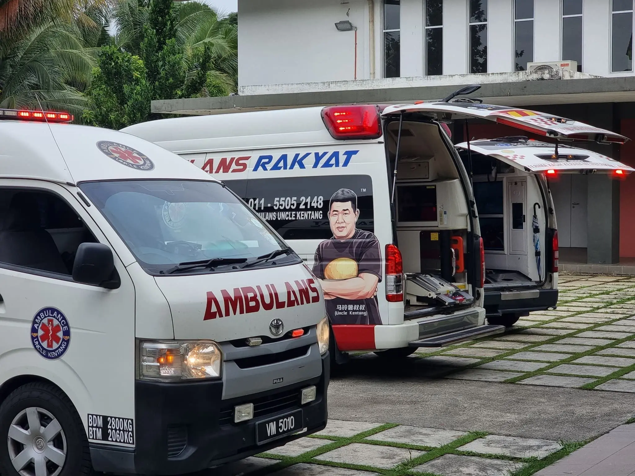 Uncle Kentang ambulance