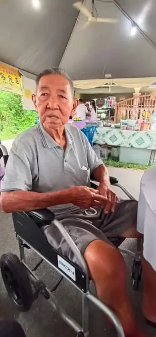 Uncle saddened to find wife death by car crashed to kopitiam 2