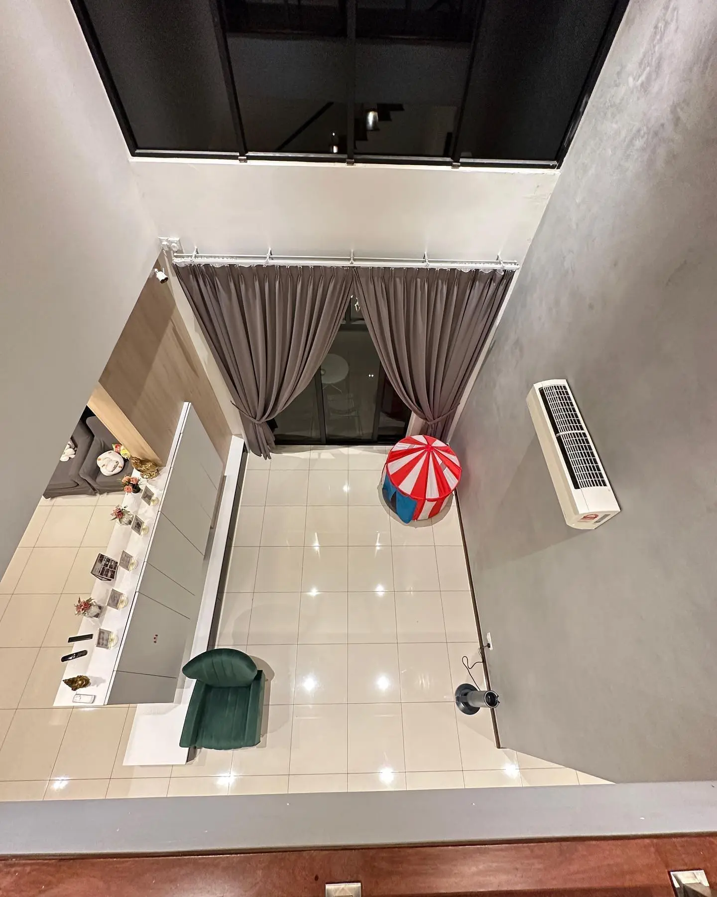 View Chin apologises 02