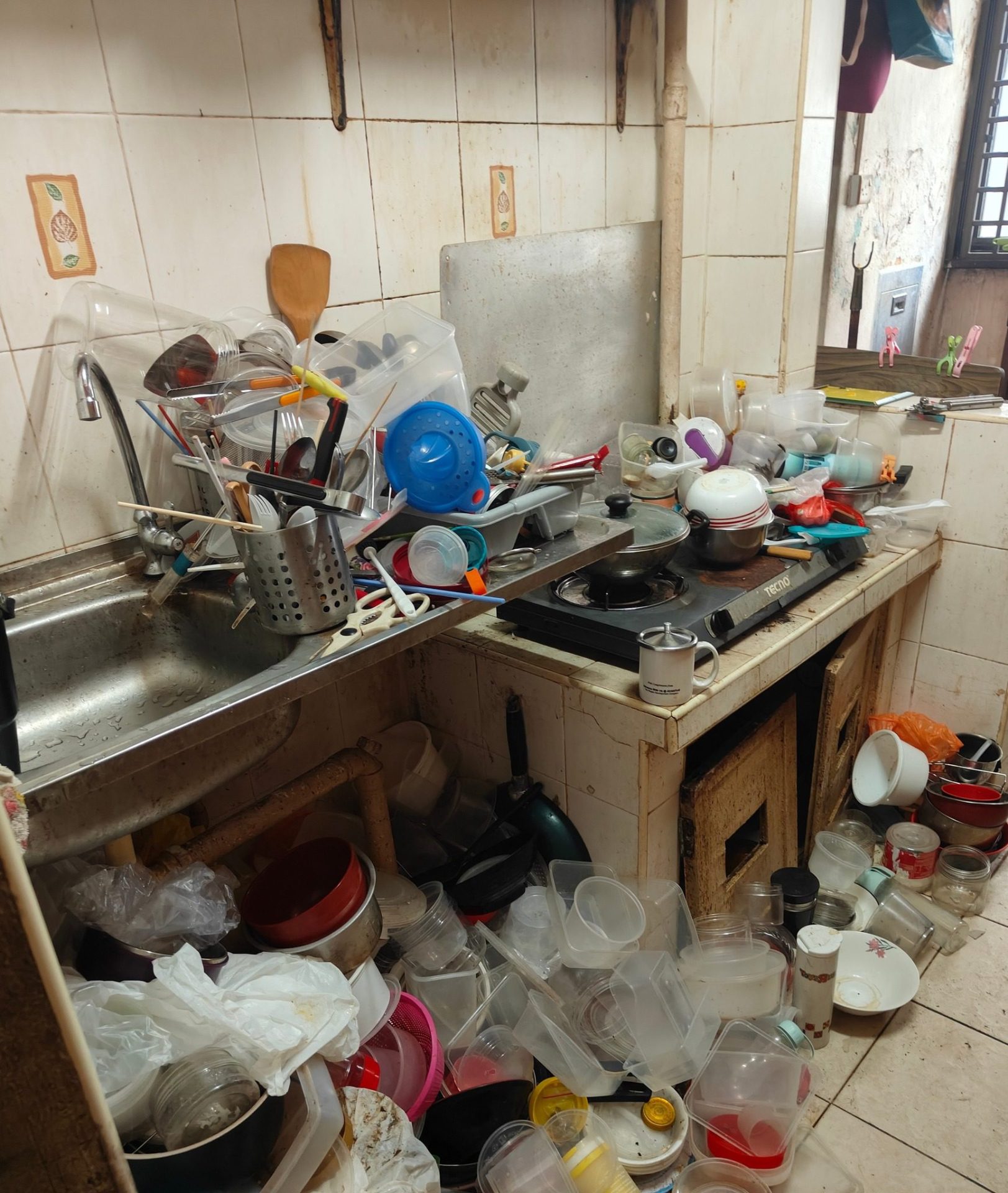 Volunteers find rm3k of cash chewed by rats rubbish