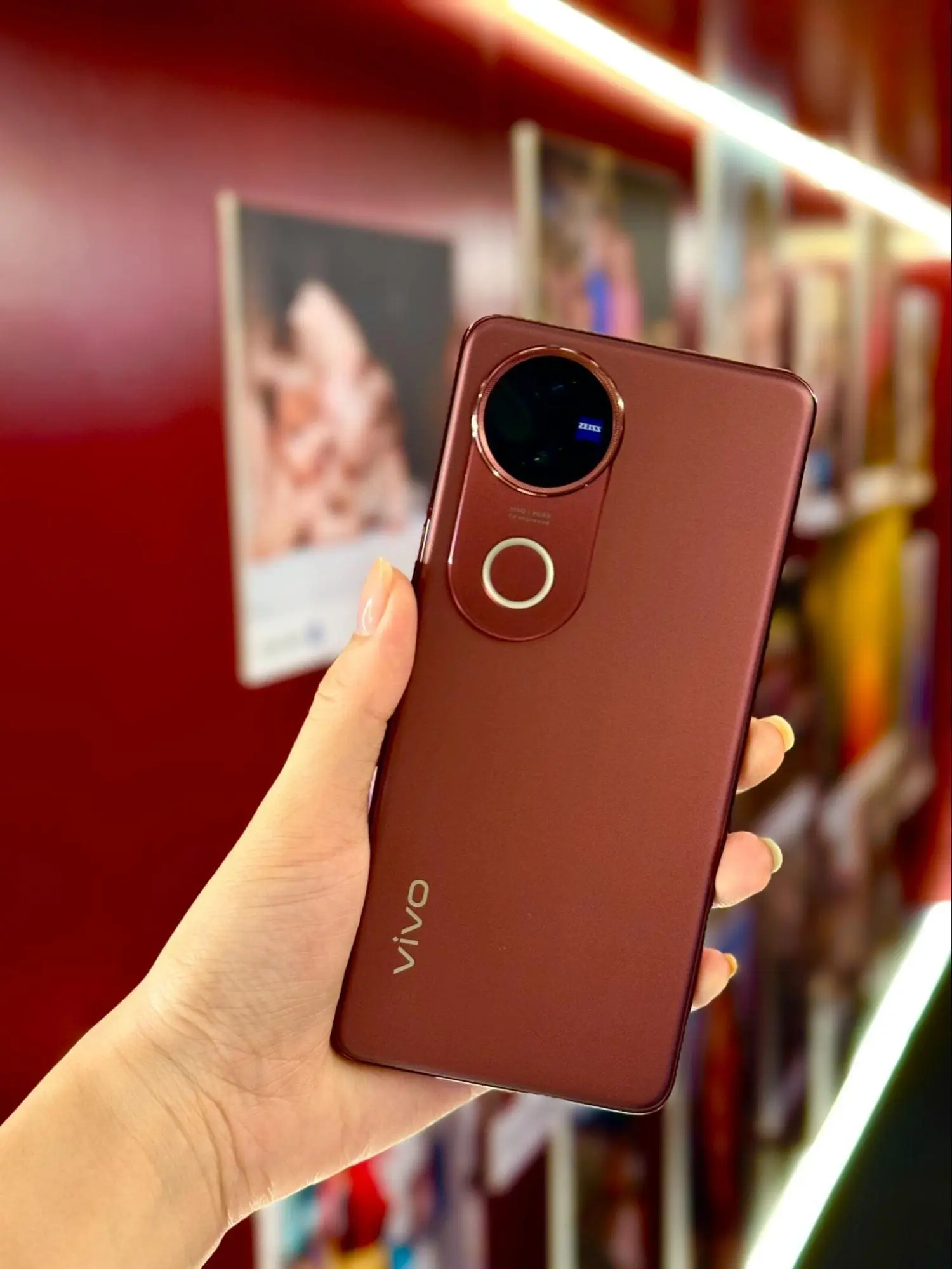 Wanna Win A vivo V50 & Enjoy Free Coffee? Join The VShareLove Bus Roadshow At IOI City Mall