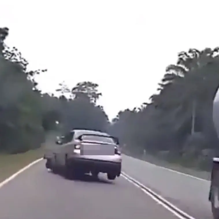 M’sian Nurse Narrowly Escapes Death After Lorry’s Tires Suddenly Comes Off & Hits Her Car