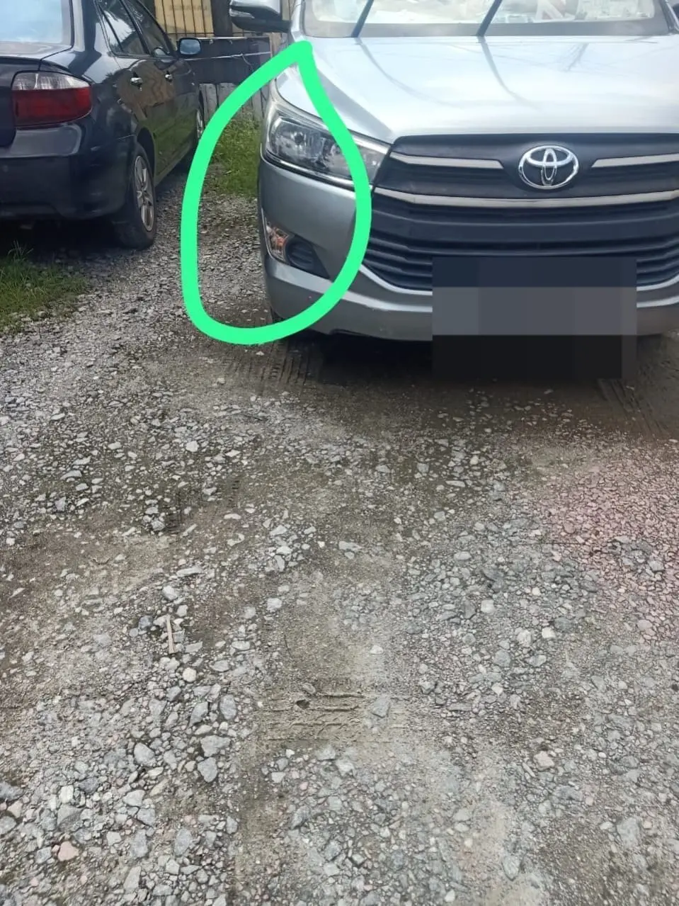 Car has a minor damage after it been hit by another car