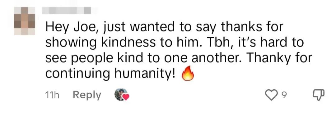 M'sian E-Hailing Driver Comforts Foreign Passenger Who Had Lost His Father, Gets Praised For His Kindness