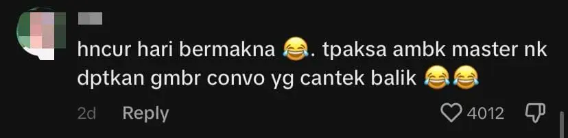 M’sian Grad Knocks Off Scroll By Mistake While Giving A Bow, Leaves Netizens In Stitches comment 2