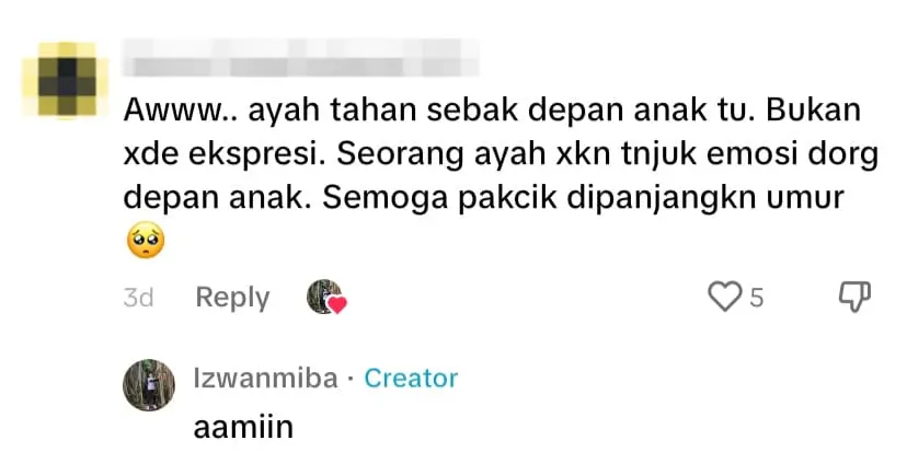 USM Graduate Honours Father’s Sacrifice At Convo By Putting Him On His Robe, Netizens Touched comment 2