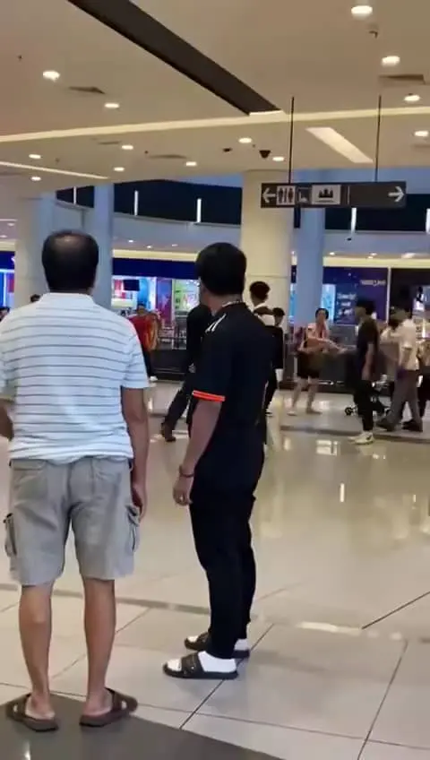 M'sian woman screams 'Don't kill me' at Johor mall