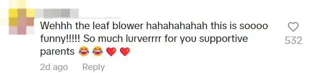 'Tube Girl' Film Video With Leaf Blower Inside MRT While M'sian Commuters Act Like It's Just Another Day