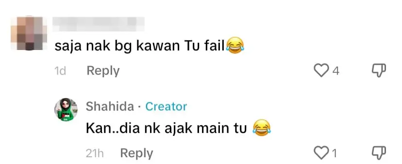 Kitten Sneaks Into Exam Hall & Snatches Lanyard While M'sian Students Are Focusing On Their Exams comment 1