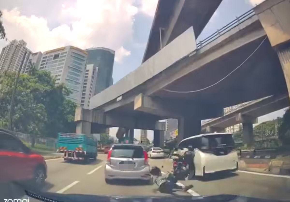 Woman distracted by phone accident (2)