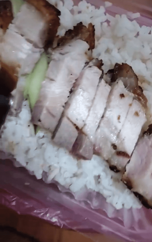 Woman gets pork instead of chicken rice