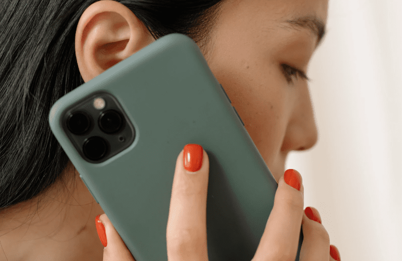 Woman talking on the phone