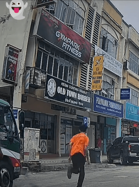 Worker chases after thieves