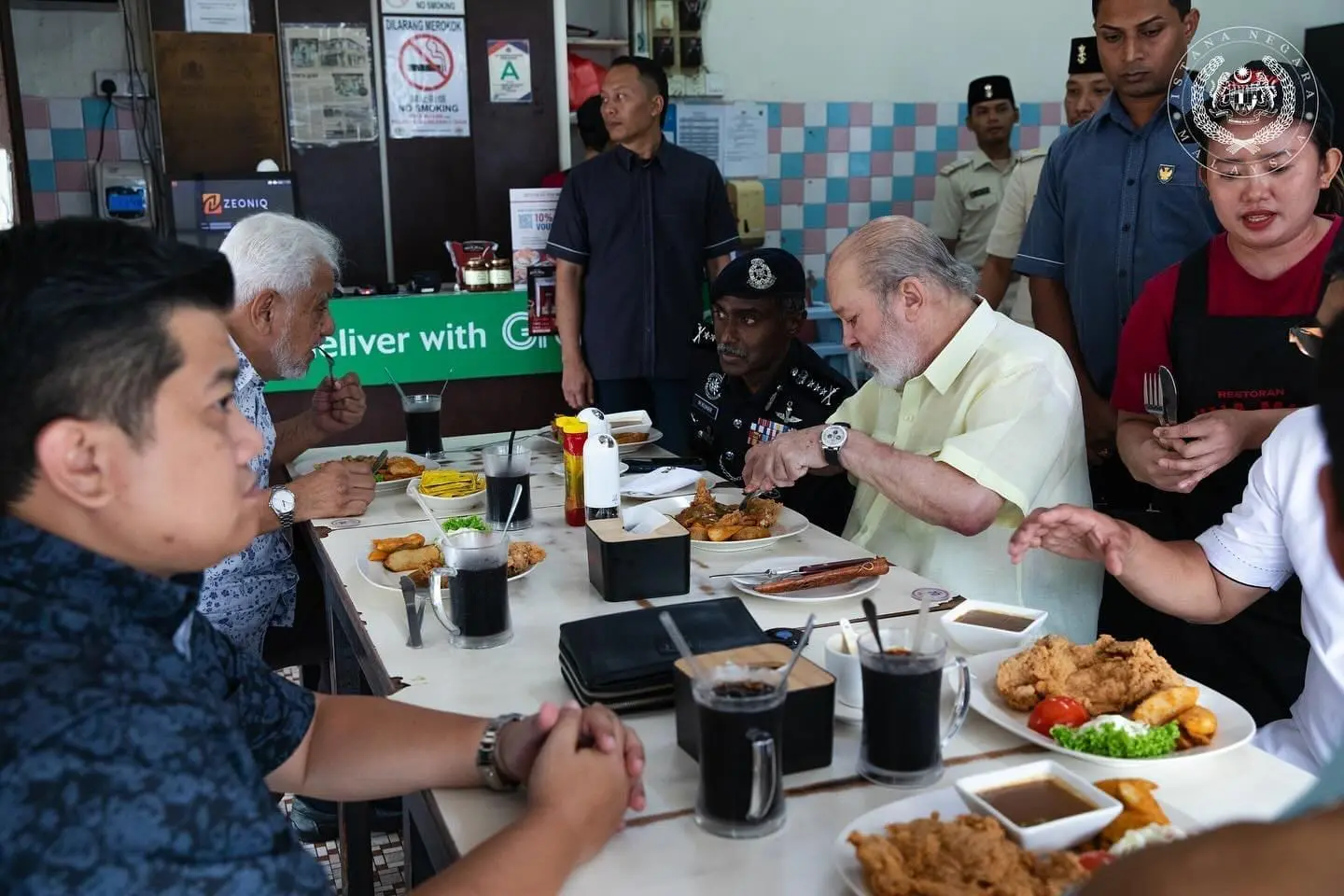 Yang di-Pertuan Agong Has Hainanese Chicken Chop For Lunch At Chinese Restaurant In JB
