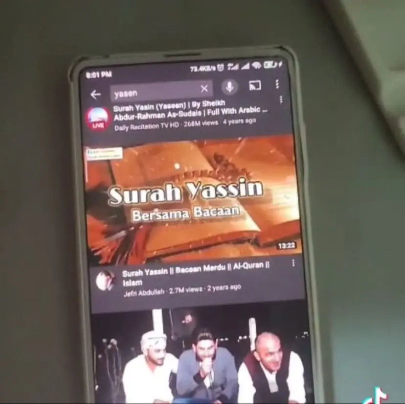 M'sian Chinese Student Who's Afraid Of Ghosts Plays Surah Yassin On His Phone To Ward Them Off