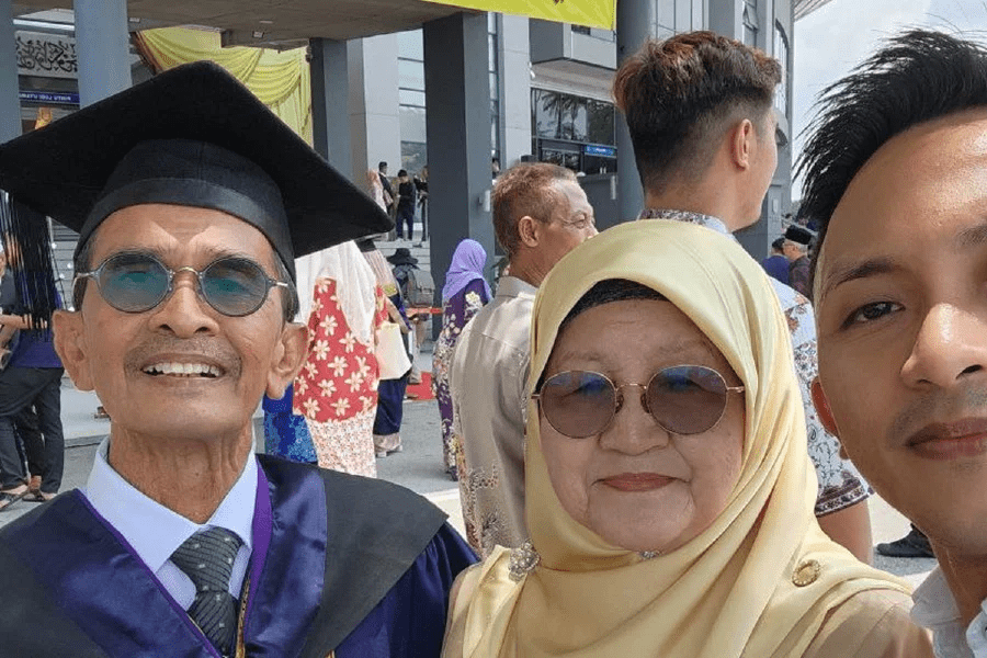 Zulkifly Abdullah graduation photo