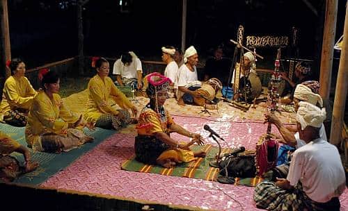 Miss Grand Malaysia unveils 'Mak Yong' inspired national costume