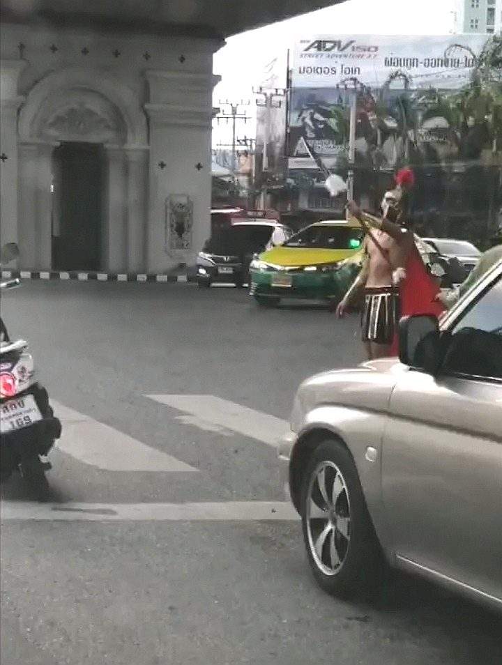 YouTuber fined for cosplaying as a Spartan while riding on his motorcycle
