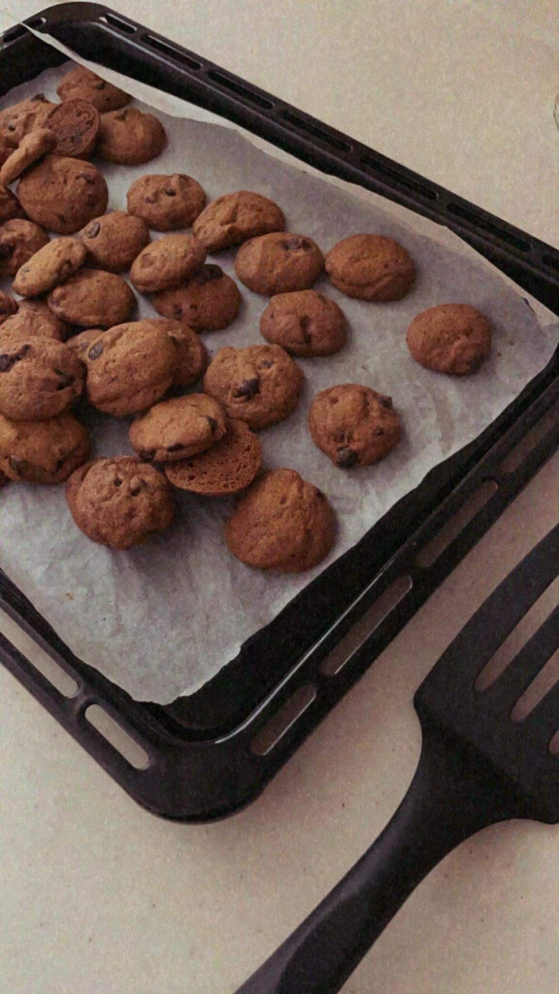Eight 19yo students' start-up business sell cookies to buy laptops for the needy