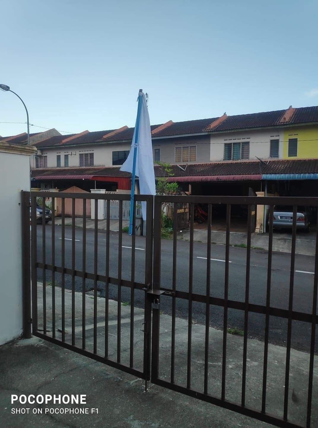 "Raise a white flag if you need help!" M'sians urged to seek out and assist the needy