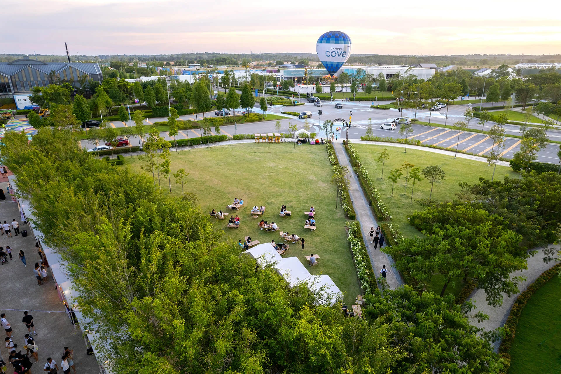 Bored of the same old cny plans? gamuda cove has hot air balloons, horse riding & human claw machine, also get a chance to win up to rm , * prizes