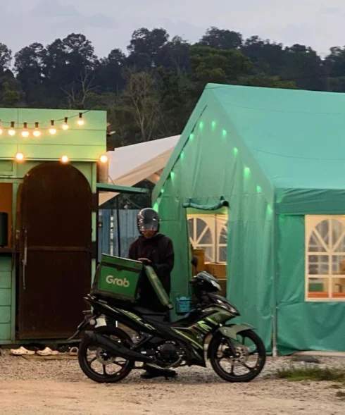 Degree holder turned grab driver