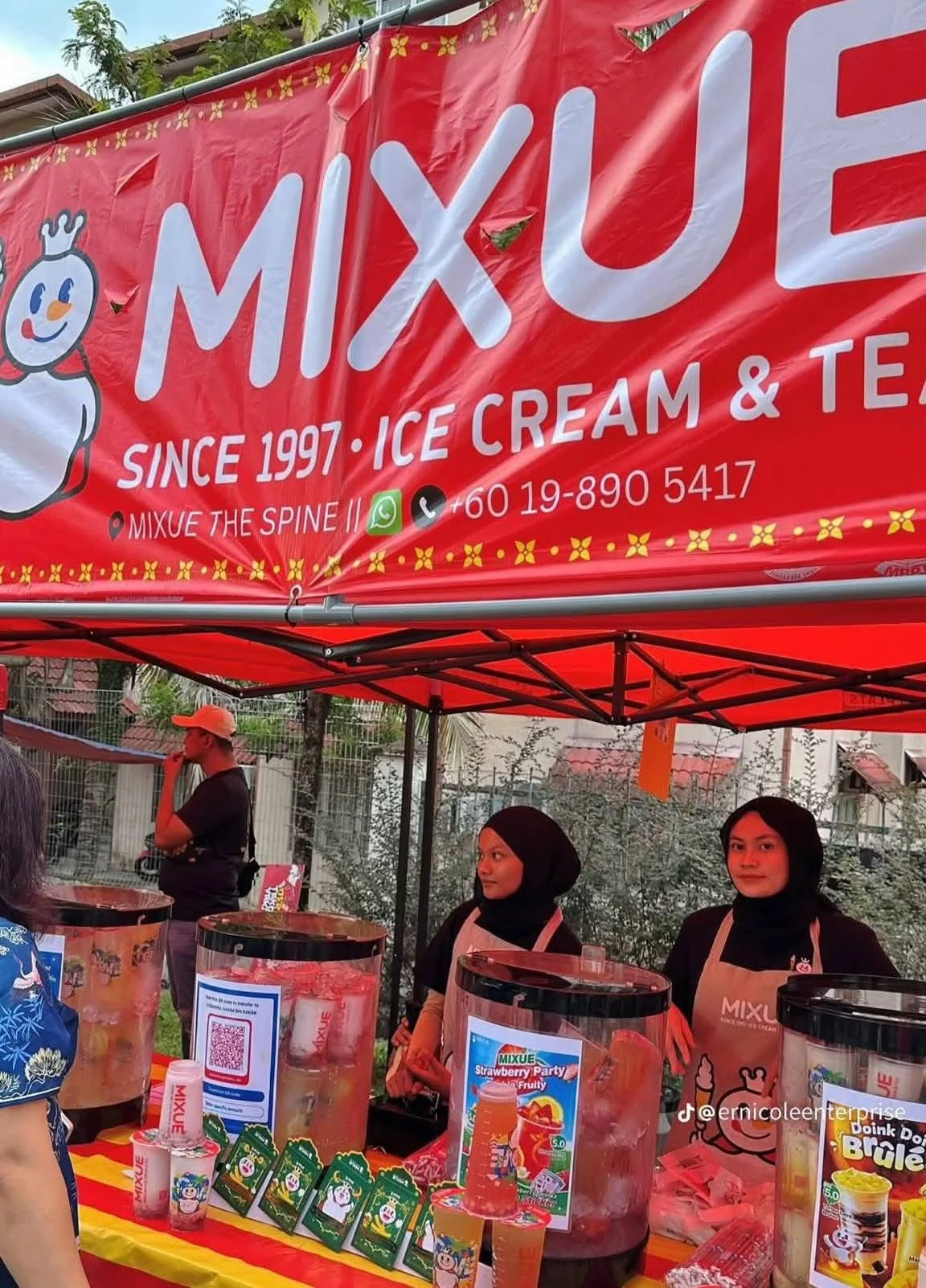 M’sians support rm . zus and mixue drinks at ramadan bazaars amid complaints from small traders