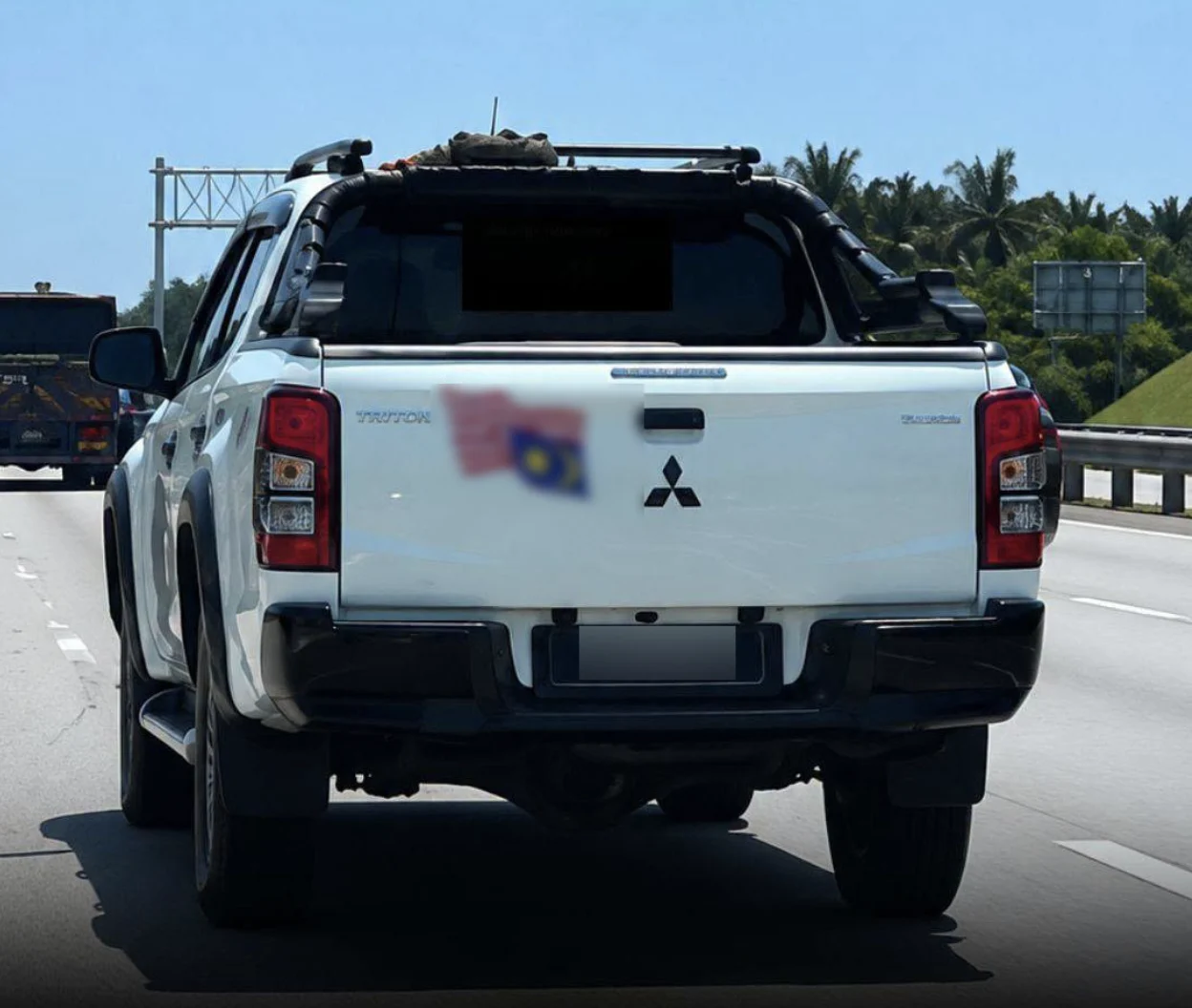  wk upside down jalur gemilang 