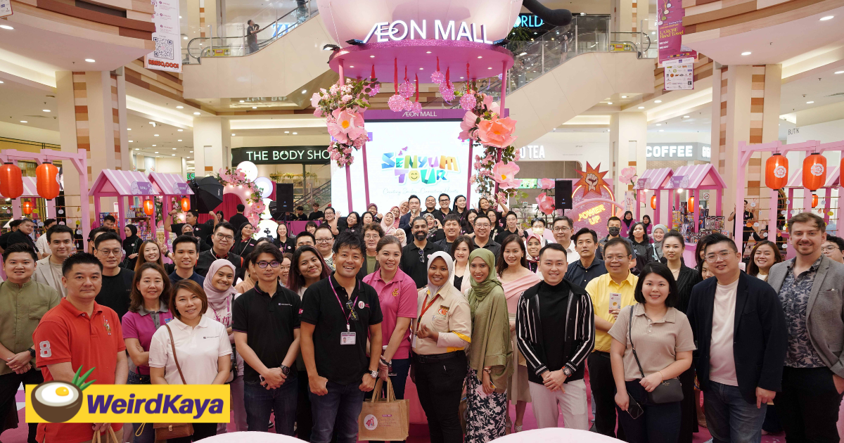 %22Senyum Tour%22 Celebrates Customers By Creating Smiles And Connecting Hearts